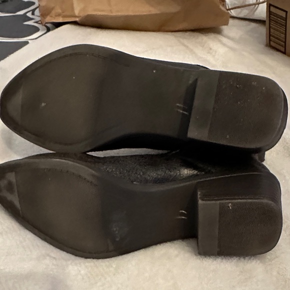 Dolce Vita Black Ankle Booties - Picture 4 of 8